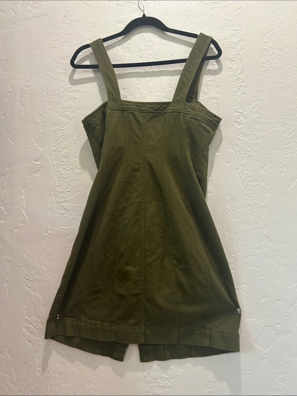 Olive Green Button-Front Sleeveless Dress - Picture 4 of 4